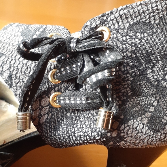 Lace open toe heels - Picture 5 of 5